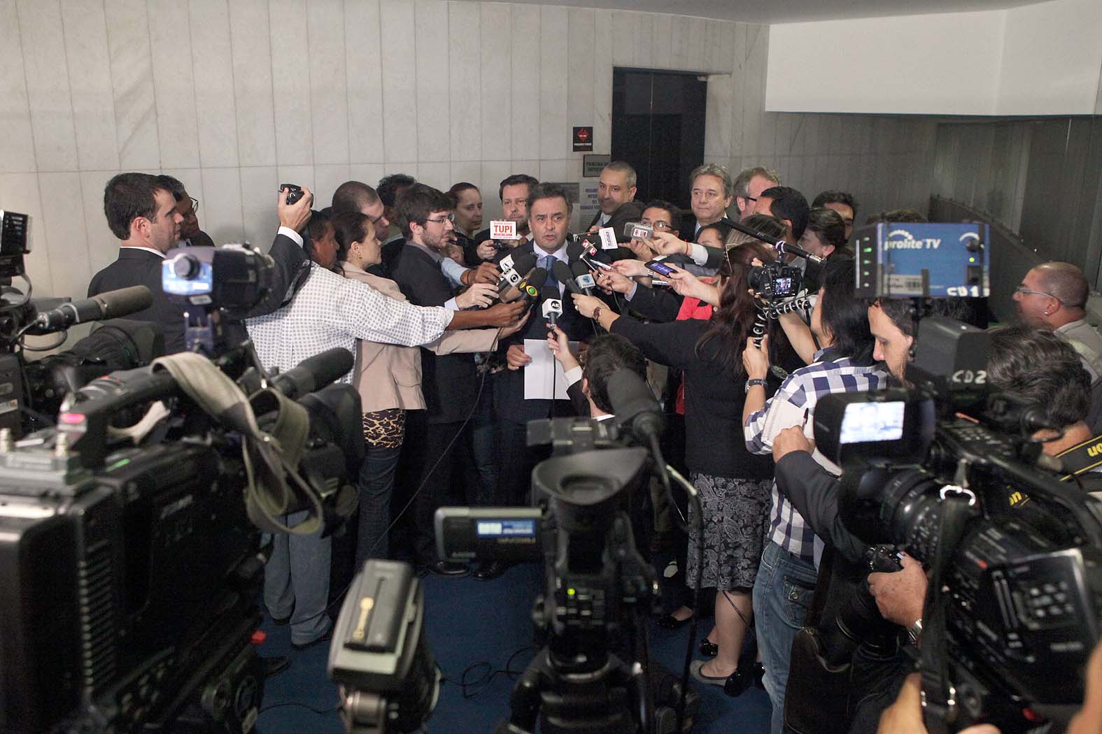 Entrevista Coletiva Do Presidente Nacional Do PSDB Sobre O Bolsa ...