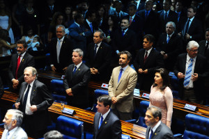 Foto 01 - Aécio Neves e Anastasia - Senado Federal