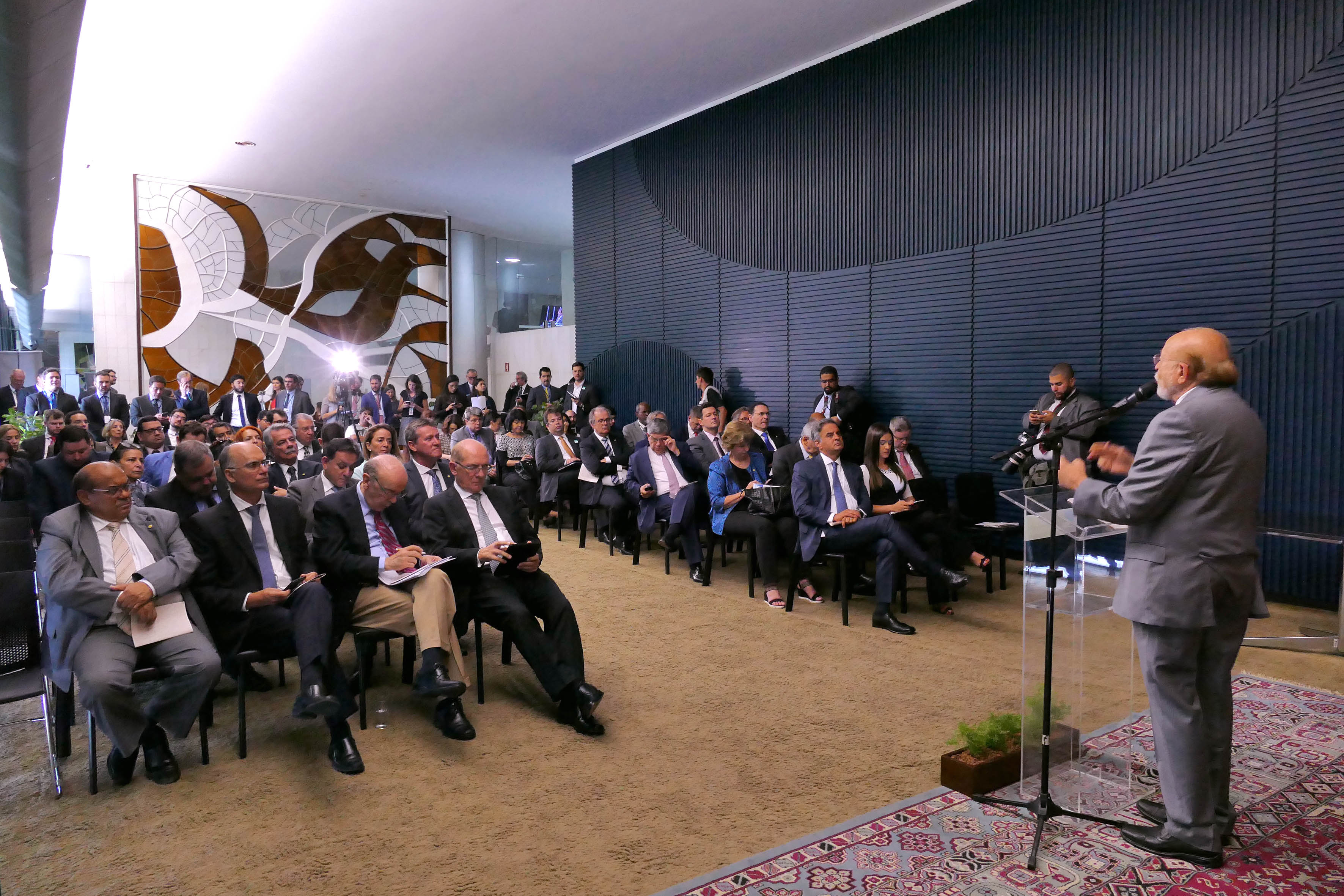 Presidente interino do PSDB, Alberto Goldman discursa durante apresentação de proposta do ITV para atualização das diretrizes do PSDB. Brasília, 28/11/2017 - Foto Orlando Brito