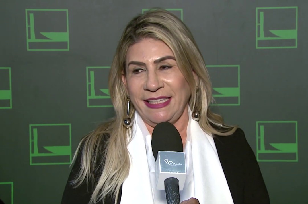Edna Henrique foi delegada por mais de 30 anos e, por diversas vezes, foi premiada como uma das melhores gestoras do país. Na prefeitura de Monteiro, Edna desenvolveu vários projetos que melhoraram a vida dos habitantes, entre eles, o Napse (Núcleo de Atenção Psicossocial educacional). Além da indicação ao prêmio Melhores Deputados, concorre na categoria Empreendedorismo.