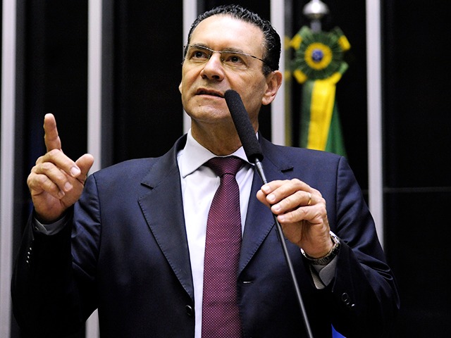 Médico, Vitor Lippi foi prefeito de Sorocaba (SP) por dois mandatos consecutivos. 742 obras concluídas em oito anos, 1º lugar no Brasil na educação básica em cidades com mais de 500 mil habitantes, geração de 80 mil empregos e o parque tecnológico são exemplos do legado deixado no município do interior paulista. Exerce o segundo mandato na Câmara Federal. Concorre ao prêmio Melhores Deputados e nas categorias Clima e Sustentabilidade e Empreendedorismo.