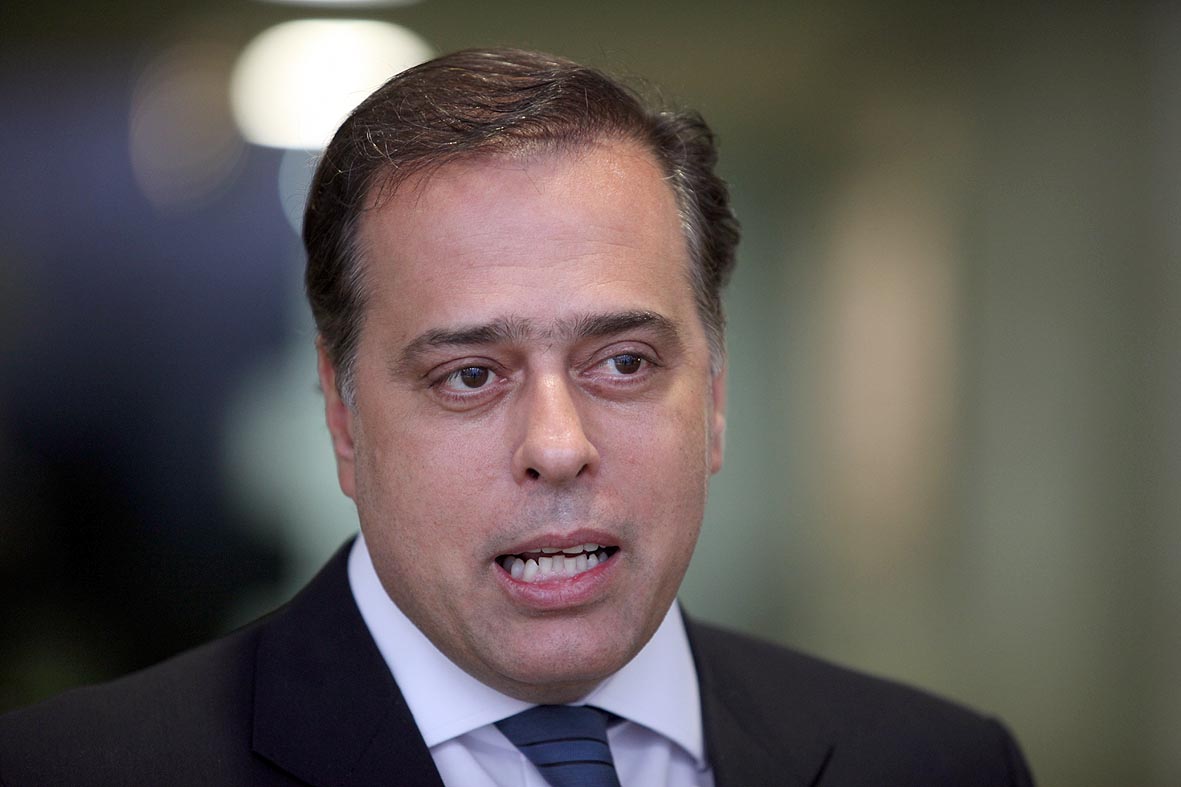 Paulo Abi-Ackel é advogado e exerceu a profissão por 20 anos consecutivos. Foi também juiz eleitoral do Tribunal Regional Eleitoral de Minas Gerais. O interesse pela política começou na década de 90, quando acompanhou a participação de seu pai, Ibrahim Abi-Ackel, no Congresso Nacional. Em 2006, foi eleito deputado federal, se reelegendo em 2010, 2014 e 2018. É presidente do PSDB-MG. Concorre ao prêmio principal Melhores Deputados.